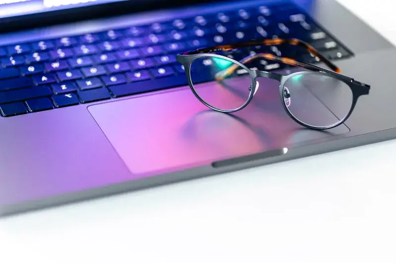 AI vs AR Virtual Try-On: Explained for Eyewear E-commerce